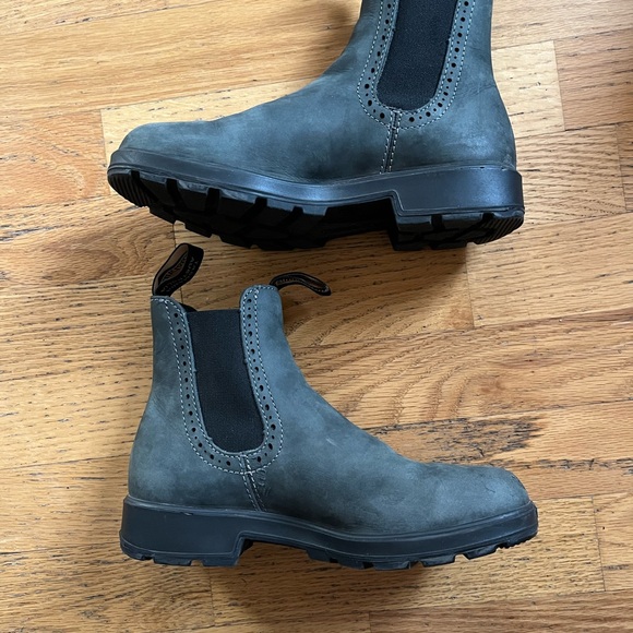 Blundstone Women’s Rustic Black High Top Chelsea Boots - Picture 10 of 14